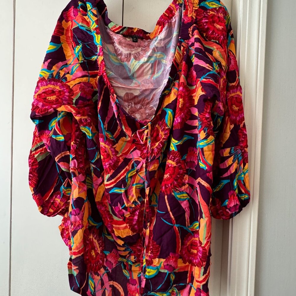 DG2 Blouse NWT Stunning Pattern! Size 3XL